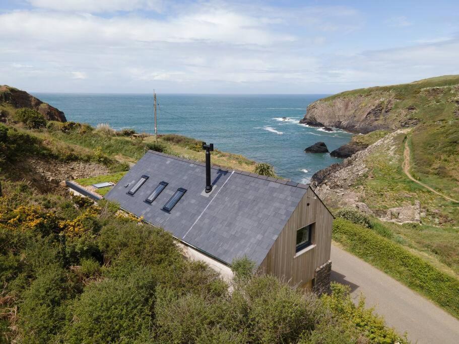 Cliff-Top Cottage On Coast Path W/Panoramic Views Trevine Eksteriør billede