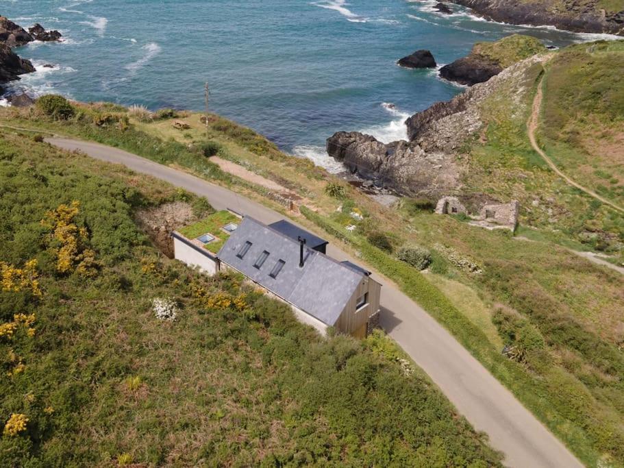 Cliff-Top Cottage On Coast Path W/Panoramic Views Trevine Eksteriør billede