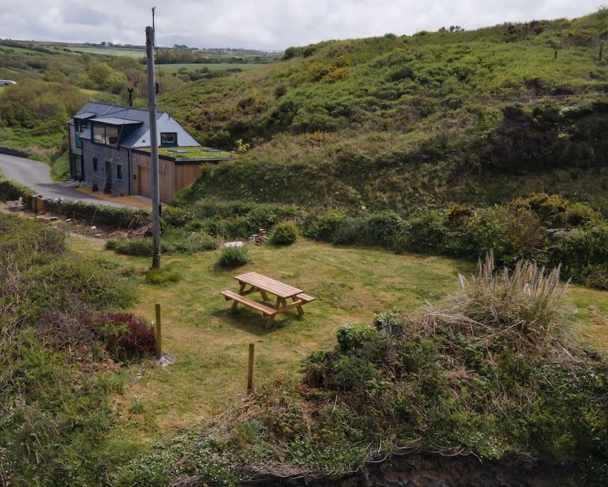 Cliff-Top Cottage On Coast Path W/Panoramic Views Trevine Eksteriør billede