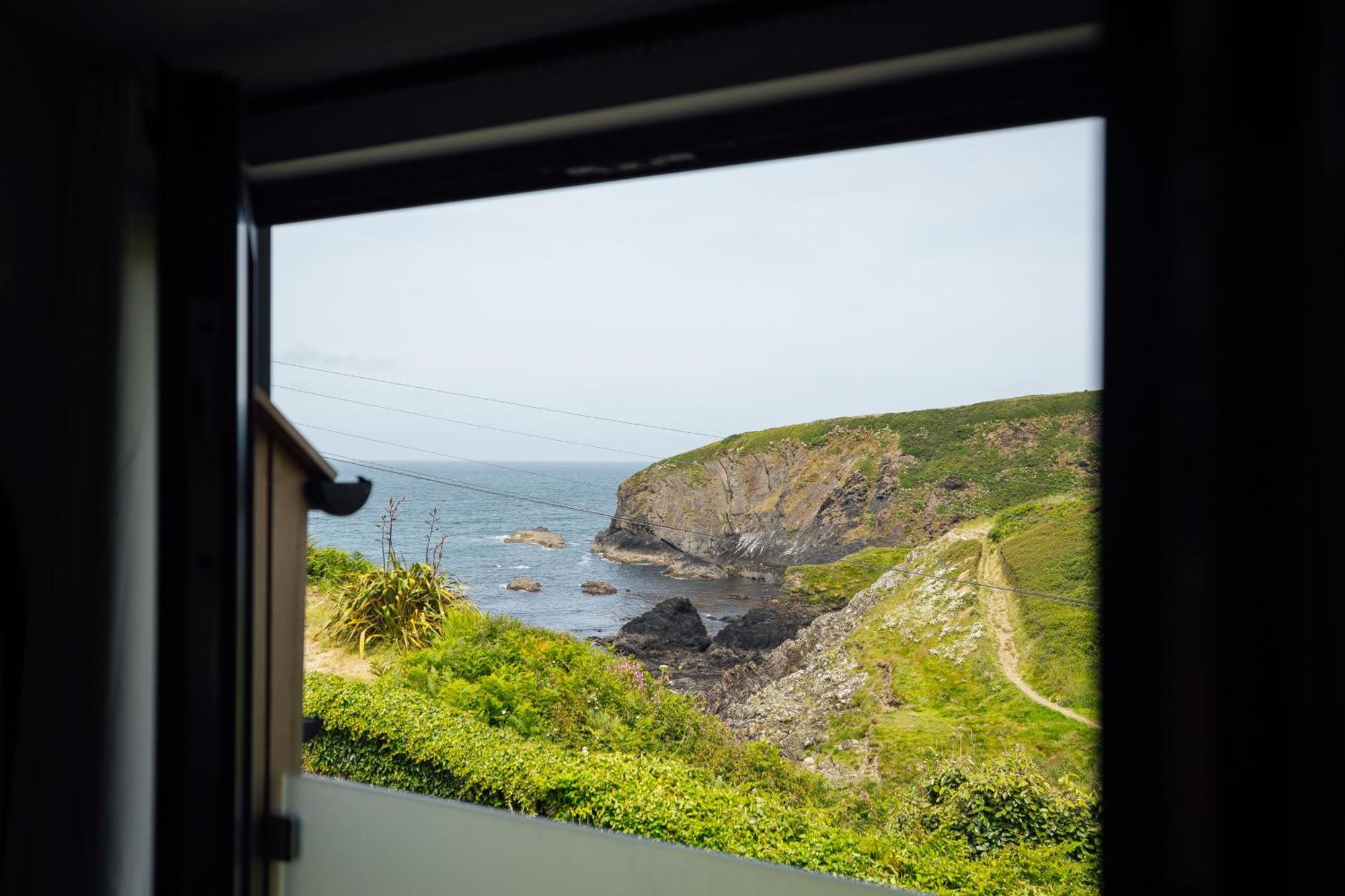 Cliff-Top Cottage On Coast Path W/Panoramic Views Trevine Eksteriør billede